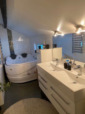 Mysigt hus med pool i centrala Lysekil - Bild 8