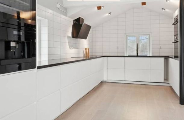 Hyr denna stuga i Helsingborg på 170 m². 6-8 sängplatser. 12 500 - 15 000 kr per vecka. Se bilder och tillgänglighet här.