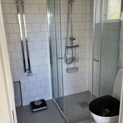 Modern stuga för två, i lugn miljö. - Bild 9