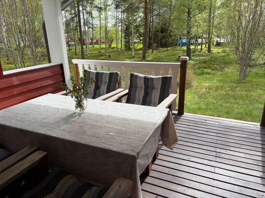 Terass stora stugan, möblerad