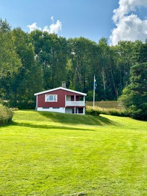 Hyr denna stuga i Årjäng på 45 m². 2 sängplatser. 6 300 - 7 000 kr per vecka. Se bilder och tillgänglighet här.