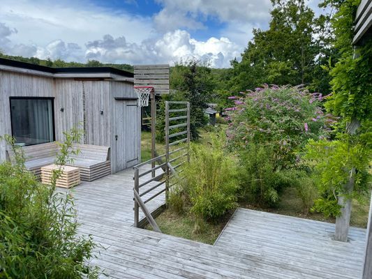 Arkitektritat hus vid Stenshuvud nationalpark