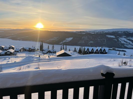 Hyr denna stuga i Åre på 74 m². 6 sängplatser. 10 000 - 23 000 kr per vecka. Se bilder och tillgänglighet här.