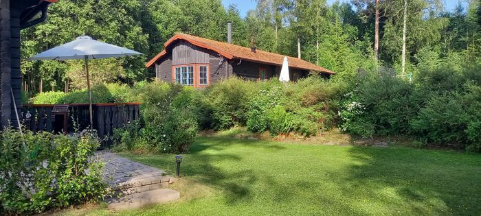 Stuga med sjöglimt vid Siljan