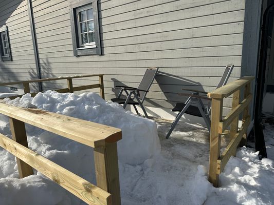 Sol från morgon till mitt på dagen, utmärkt för frukost.