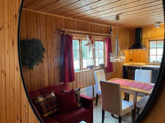 Bild 4 på Genuin fjällstuga med skidspår från knuten