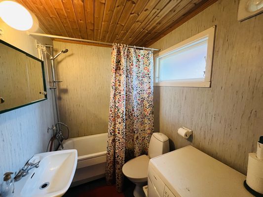 Hus i Karkashult nära sjö och Svenljunga stad - Bild 11