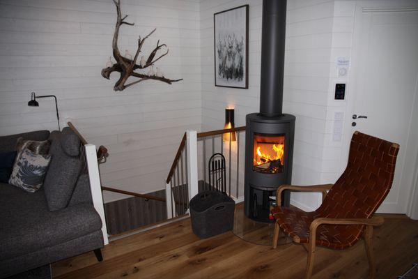 Hyr denna stuga i Bruksvallarna på 80 m². 6-8 sängplatser. 8 000 - 18 000 kr per vecka. Se bilder och tillgänglighet här.