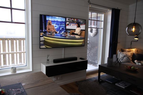55 tums QLED TV och bra ljudanläggning från Sonos
