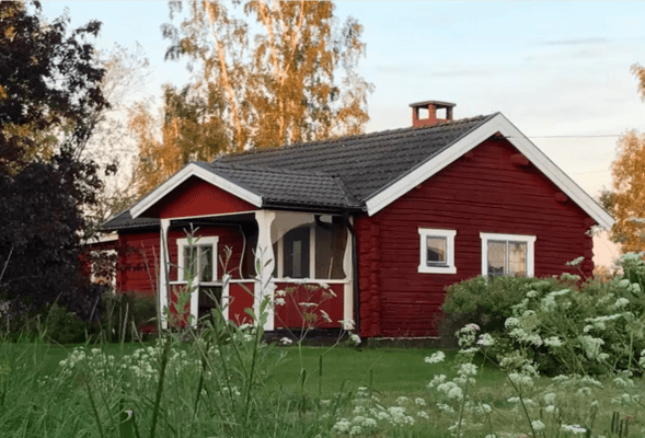 Idyllisk timmerstuga på Sollerön