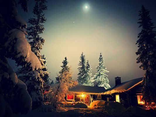 Nyår i prisvärd mysig gammeldags stuga