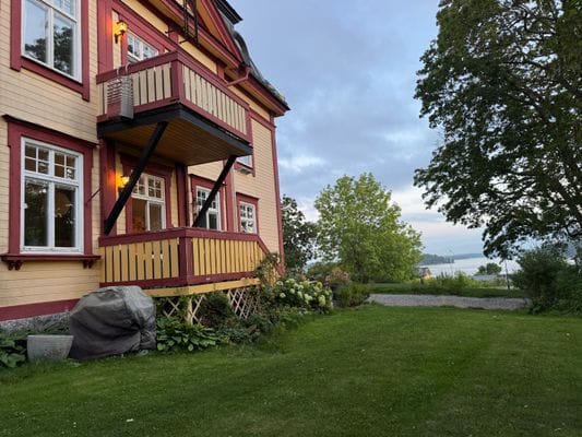Bild 3 på Sekelskifteslägenhet med sjöutsikt