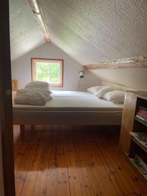 Charmigt torp på Tjörn med badtunna - Bild 16