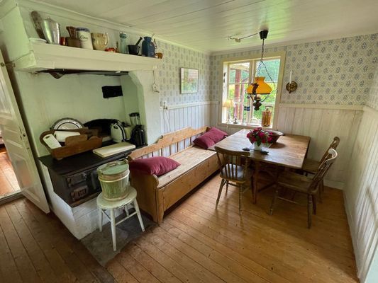 Charmigt torp på Tjörn med badtunna - Bild 10