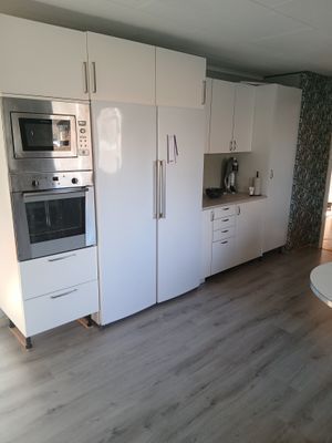 Kök Kyl, frys samt ugn och micro