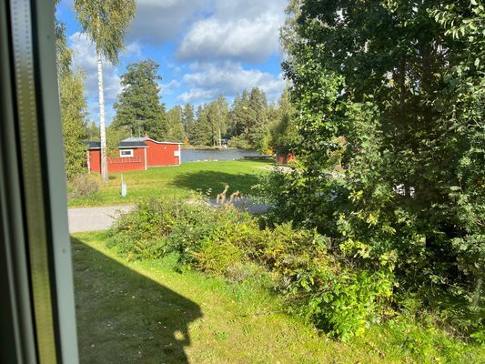 Hyr denna stuga i  på 94 m². 5 sängplatser. Från 6 469 kr per vecka. Se bilder och tillgänglighet här.