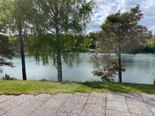 Hyr denna stuga i Norrtälje på 100 m². 4 sängplatser. 11 000 - 13 000 kr per vecka. Se bilder och tillgänglighet här.