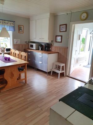 Röd stuga på landet - Bild 6