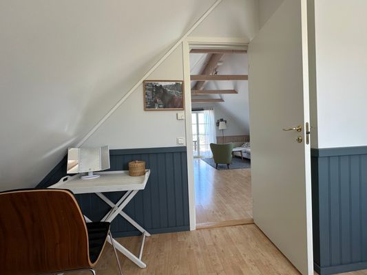 Hus på Lyrön med tillhörande sjöbod/brygga - Bild 7