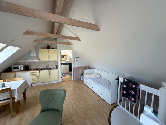 Hus på Lyrön med tillhörande sjöbod/brygga - Bild 9