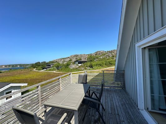 Hus på Lyrön med tillhörande sjöbod/brygga - Bild 10