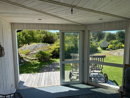 Hus på Lyrön med tillhörande sjöbod/brygga - Bild 12