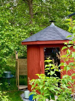 Mysig liten stuga nära hav i Stockholms skärgård - Bild 25