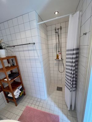 Bild 3 på Lägenhet i eget hus mitt på Gotland