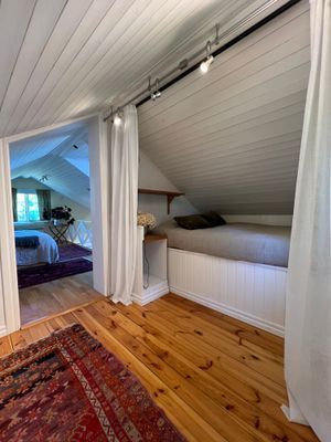 Hus med sjötomt, brygga, sandstrand, max kvällssol - Bild 9