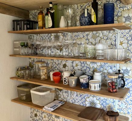 Varsamt renoverad tegellänga i liten kyrkby - Bild 15