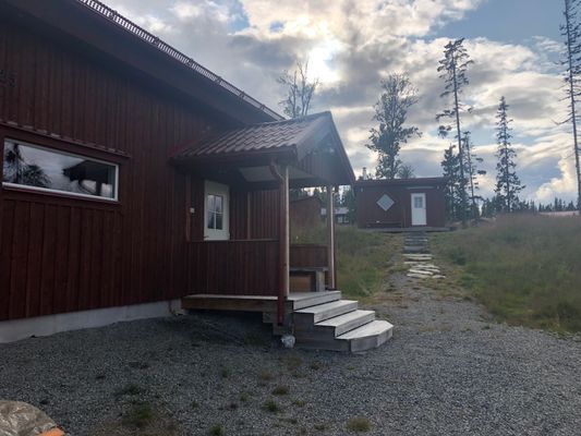 Modern fjällstuga med vedeldad bastu i Funäsdalen