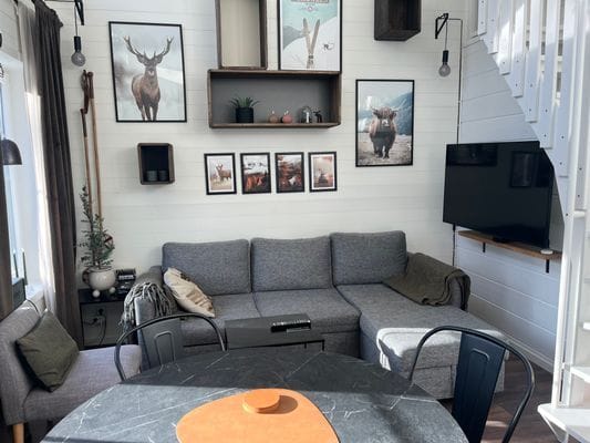 Bäddsoffa, fiber och appeltv
