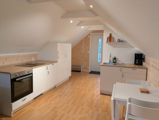 Hyr denna stuga i Karlshamn på 35 m². 4-6 sängplatser. 700 - 800 kr per dag. Se bilder och tillgänglighet här.