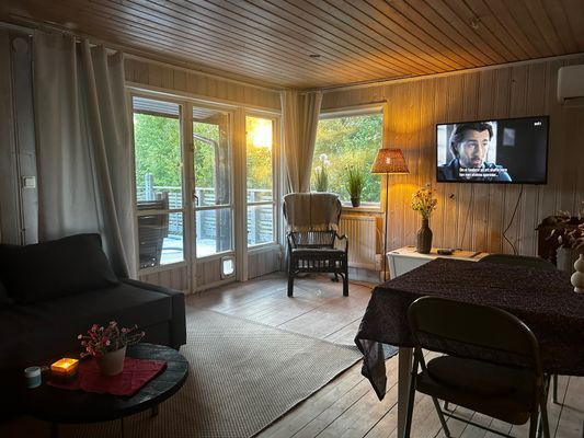 Mysig stuga mitt i naturen, nära hav och golf - Bild 10