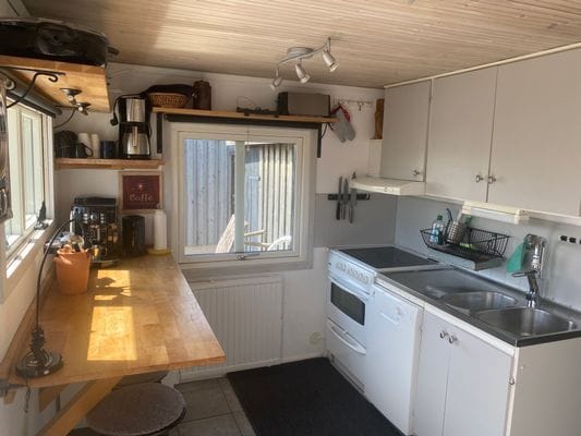 Strandnära och centralt i Djupvik