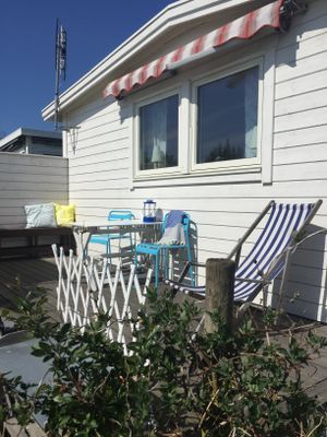 Hyr denna stuga i Falkenberg på 18 m². 4 sängplatser. 5 000 - 6 500 kr per vecka. Se bilder och tillgänglighet här.