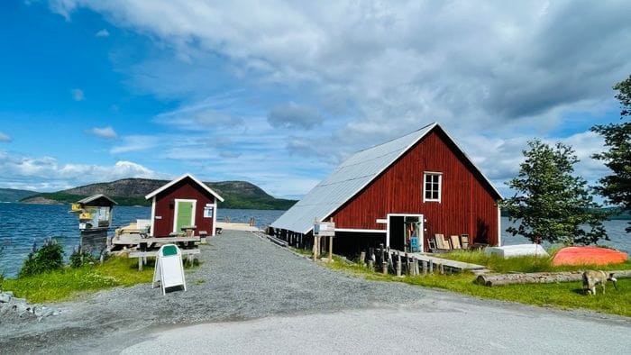 Charmigt Semesterhus med bastu och trädgård - Bild 25