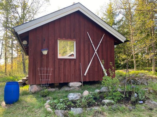 Sjönära stuga på ö i Roslagen (roddbåt ingår) - Bild 19