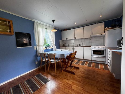 Hyr denna stuga i Värmland på 60 m². 6 sängplatser. Från 4 667 kr per vecka. Se bilder och tillgänglighet här.