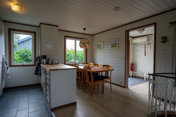 Hyr denna stuga i Bohuslän på 100 m². 6 sängplatser. Från 8 512 kr per vecka. Se bilder och tillgänglighet här.