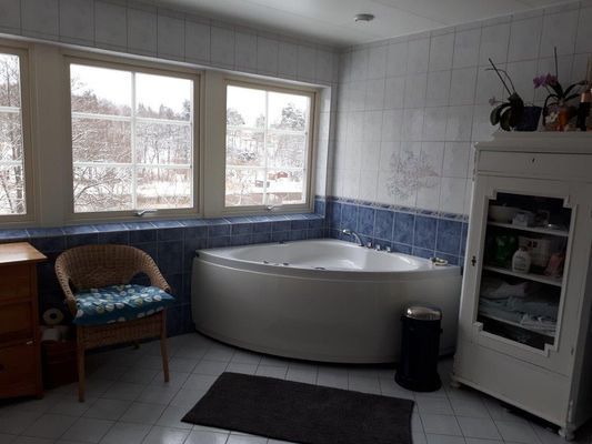 Modern villa med pool! - Bild 10