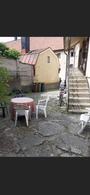 Hyr denna stuga i Visby på 27 m². 1-2 sängplatser. 6 160 - 7 850 kr per vecka. Se bilder och tillgänglighet här.