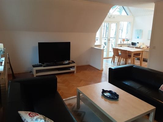 Hyr denna stuga i Båstad på 60 m². 4 sängplatser. Från 9 000 kr per vecka. Se bilder och tillgänglighet här.