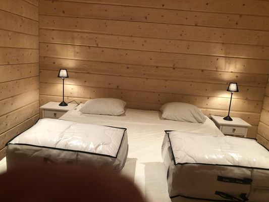 VILLA SKALSVALLEN, Skalets torg, inomhusbordtennis - Bild 21