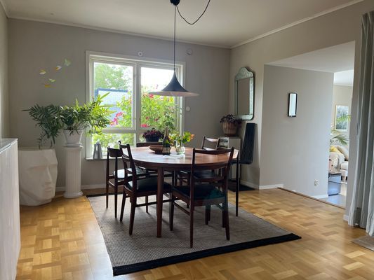 Villa i Visby med lummig trädgård - Bild 6