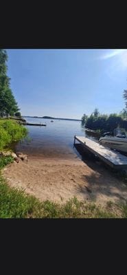 Bild 3 på Stuga med egen sandstrand, bastu, brygga.