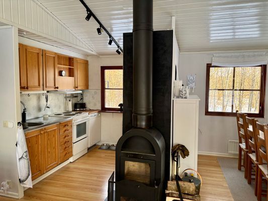 Bild 4 på Charmig röd stuga i Valbo-Ryr