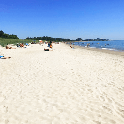 Charmig sommarstuga nära hav och bad