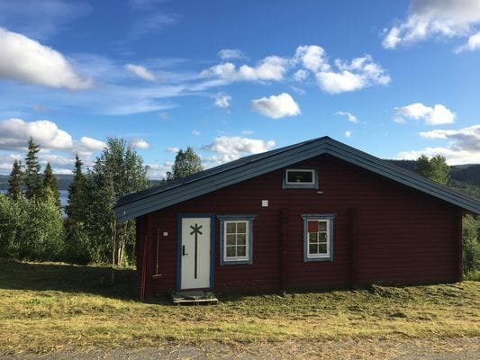 Mysig fjällstuga med utsikt i Stora Blåsjön