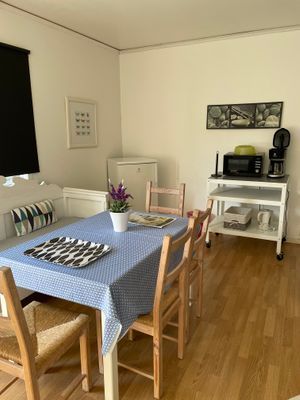Hyr denna stuga i Borgholm på 20 m². 6 sängplatser. Från 7 000 kr per vecka. Se bilder och tillgänglighet här.